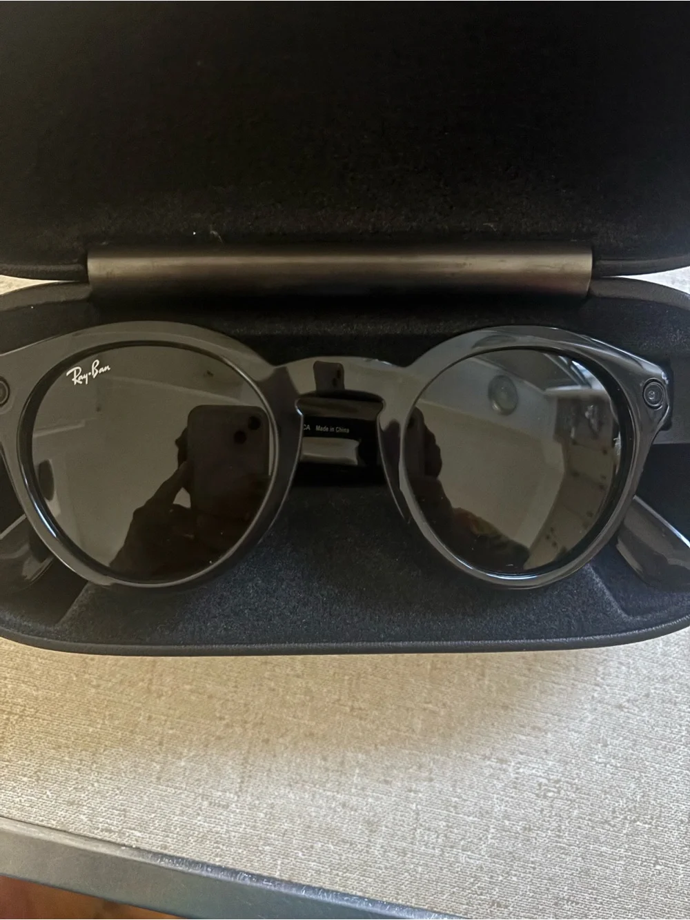 Ray-Ban Stories Round Smart Glasses — Black Frames with Dark Lenses